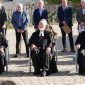 3 Pfarrer genießen das Ständchen