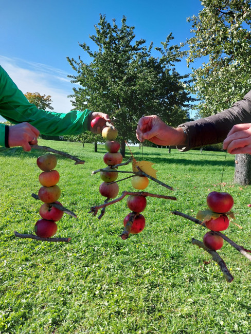 Bastelarbeiten der Kinder