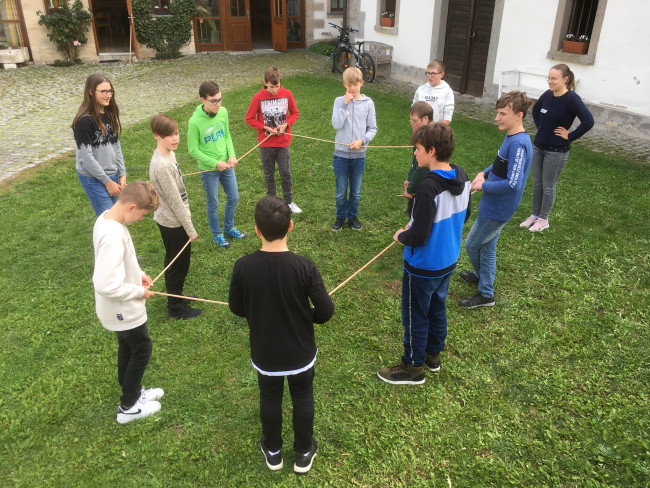 Konfirmanden WarmUp im Pfarrhof