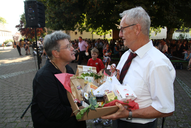 Anja Näpflein mit Bürgermeister Schuster 